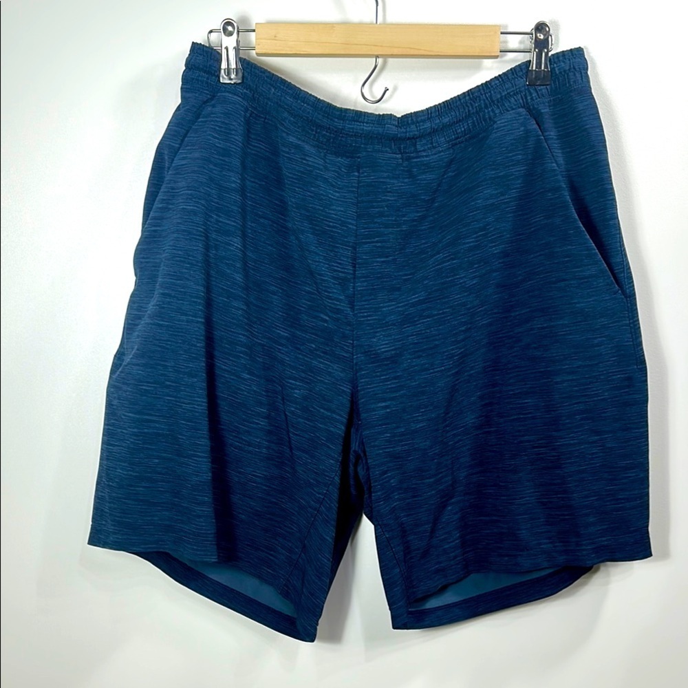 Lululemon Men’s blue lined athletic shorts size XL.